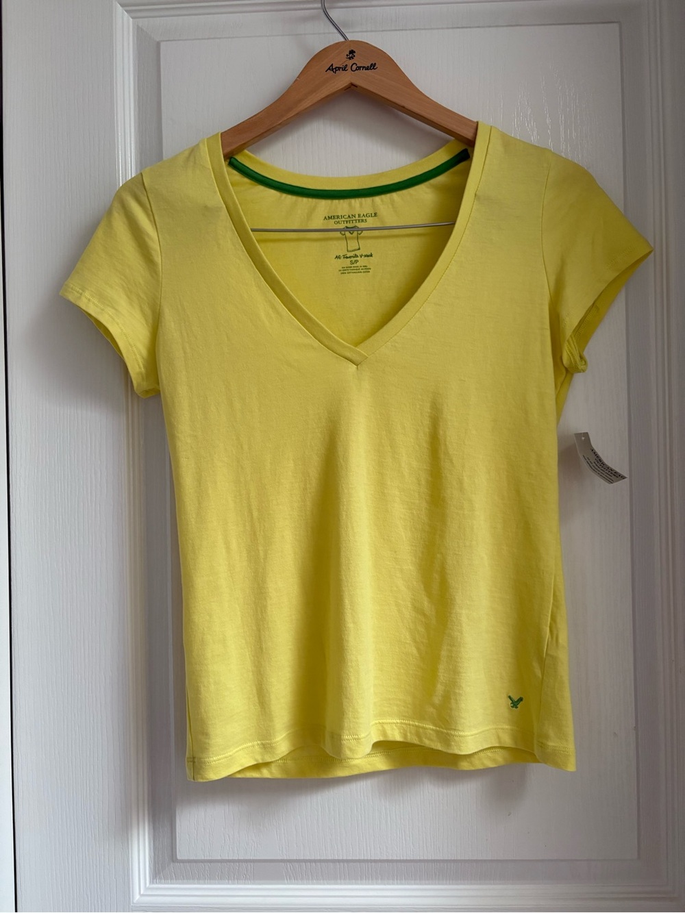 American Eagle Outfitters Yellow V-Neck Short Sleeve Tee NWT
